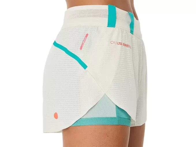 BEGRÄNSAD SERIE METARUN SPLIT SHORT