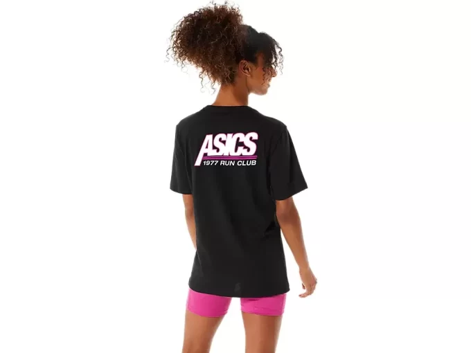 UNISEX ASICS SMSB 1977 RUN CLUB KORTÄRM TEE UNISEX ASICS SMSB 1977 RUN CLUB KORTÄRM TEE
