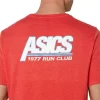 UNISEX ASICS SMSB 1977 RUN CLUB KORTÄRM TEE UNISEX ASICS SMSB 1977 RUN CLUB KORTÄRM TEE